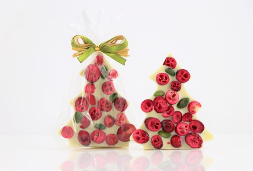 Choinka z białej czekolady z pistacjami.JPG